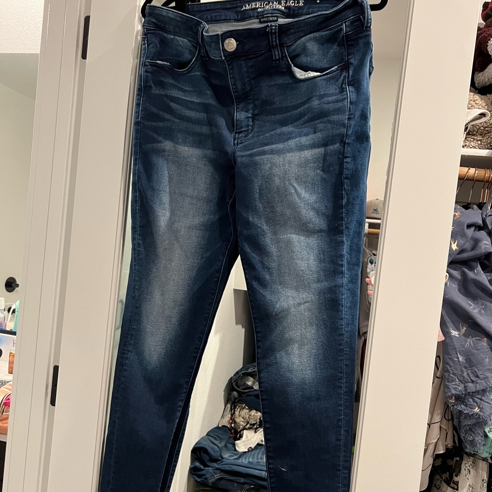 AMERICAN EAGLE SKINNY JEANS